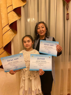 “Дарындар әлемі” тақырыбында өткен “Қыран елім-Қазақстаным” атты патриоттық әндер байқауы