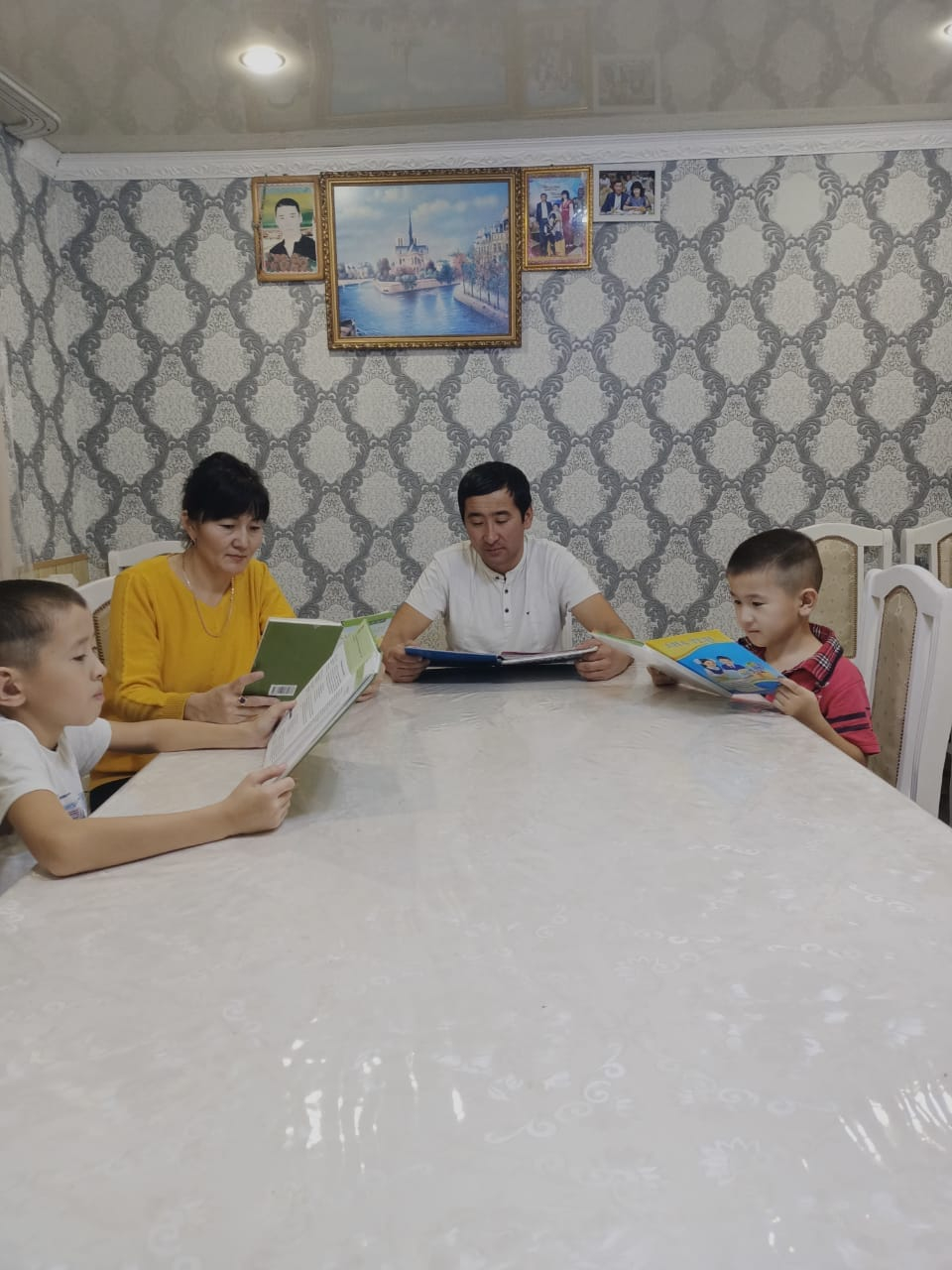 Бір отбасы- бір кітап