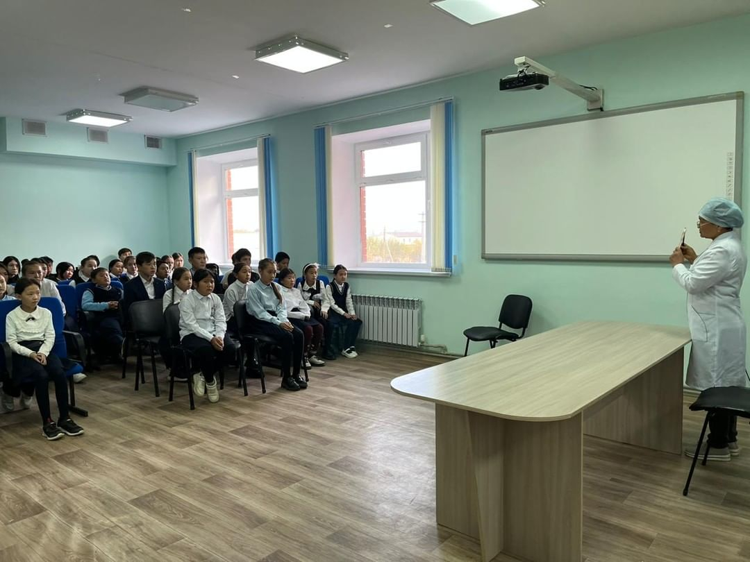 Дүние жүзілік денсаулық сақтау ұйымының деректері бойынша мектеп медбикесі түсіндіру жұмыстарын жүргізді.