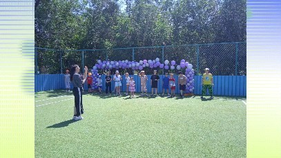 ????Бүгін біздің түлектеріміз Садикова Ариана «Жайдарлы жаз» мектеп жанындағы лагерь оқушыларына көше биінен шеберлік сабағын өткізді.