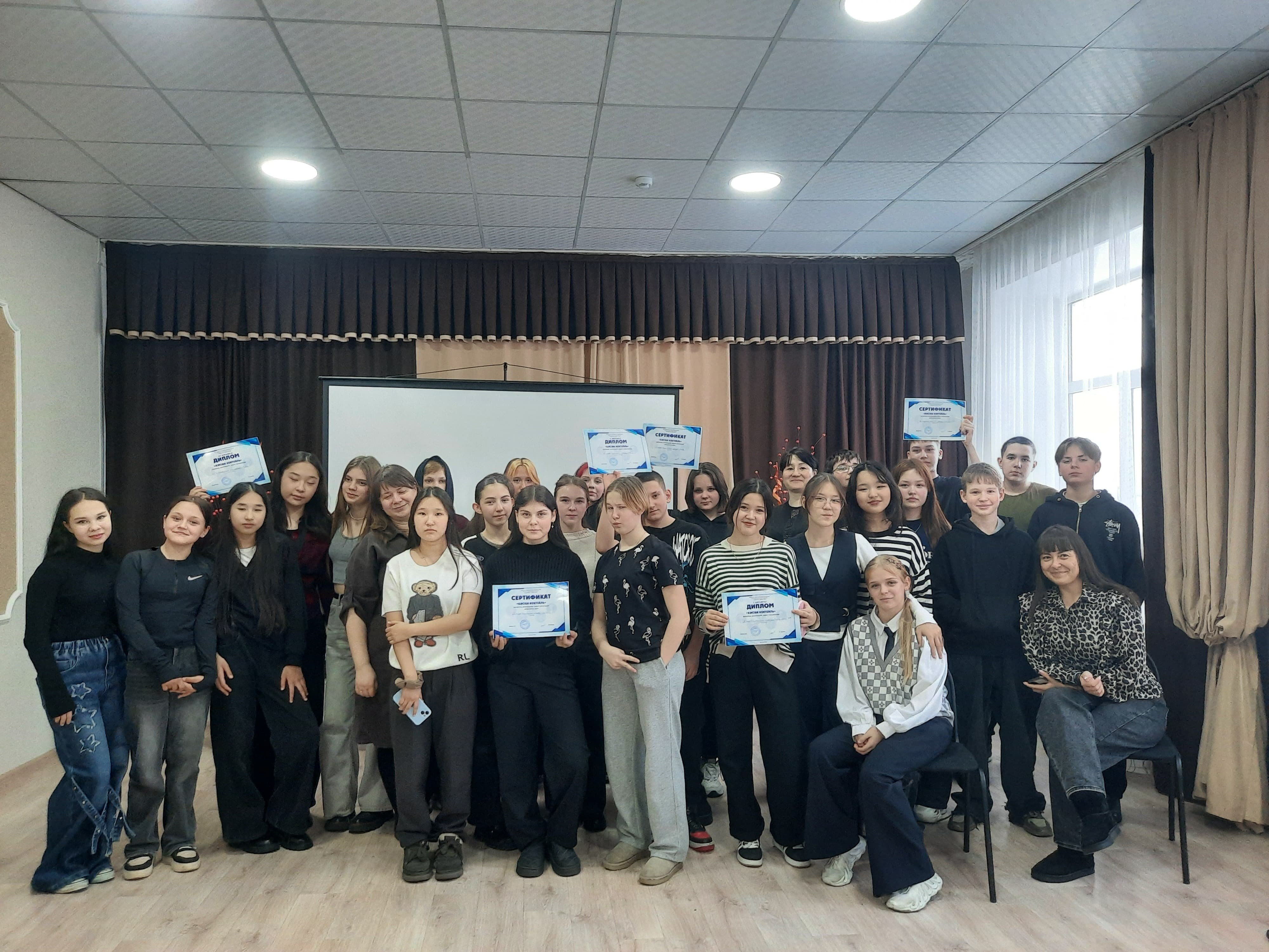 2025 жылдың 18 ақпанында Кәсіби құзіреттілік орталығында «Кәсіби коктейль» интеллектуалды квест ойыны өтті. Ойынға қаладағы 8 сыныптық мектептердің командалары қатысты. Шоқан Уәлиханов атындағы мектеп-гимназиясының 8б сынып командасы қатысты.