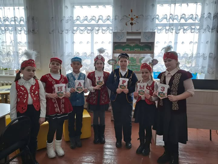 В библиотеке оформлена выставка к празднику Наурыз