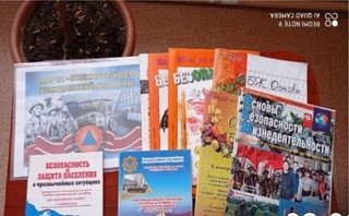 Мектеп кітапханасында 