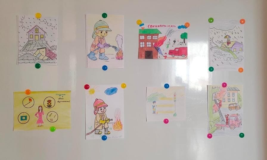 Ученики начальной школы нарисовали рисунки на тему» Моя безопасность».