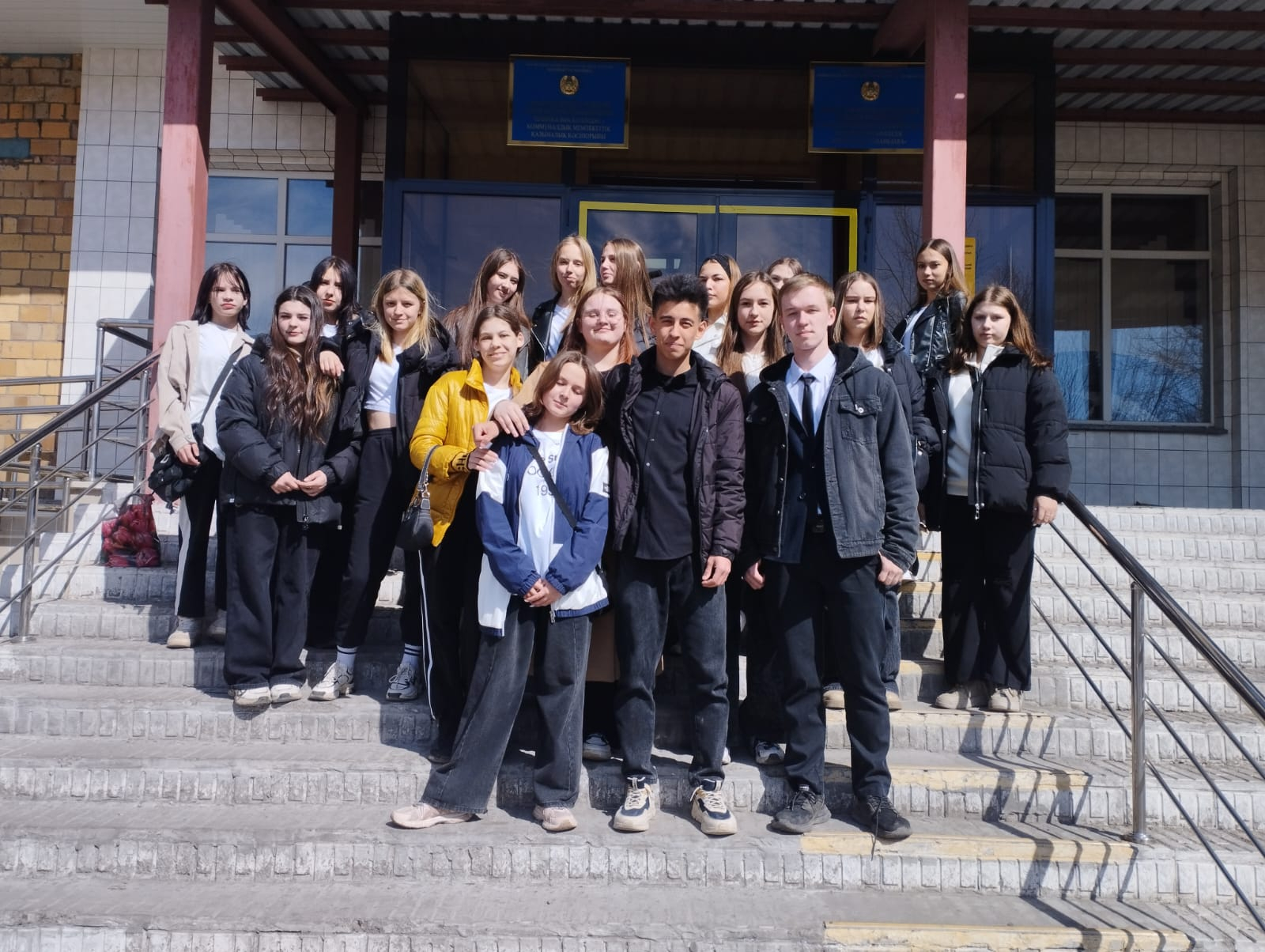 2025 жылдың 3 сәуірінде «Ұстаз болу - бұл мақтаныш», «Педагогикалық сынып» жобасына қатысушы Шоқан Уәлиханов атындағы мектеп-гимназиясының оқушылары Сәкен Сейфуллин атындағы мектеп-гимназиясының және №4 ЖББМ мектептің оқушыларымен бірге Саран жоғары техни