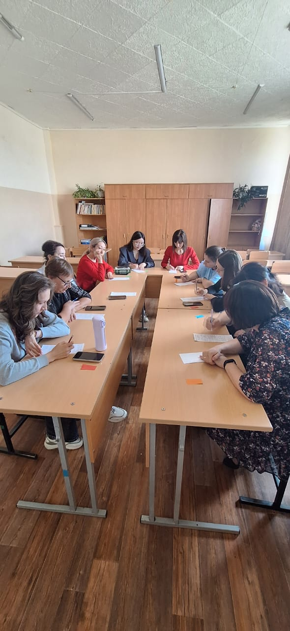 2025 жылы 23 сәуірде мектеп-гимназияда Дүниежүзілік еңбекті қорғау күніне арналған дөңгелек үстел өтті.