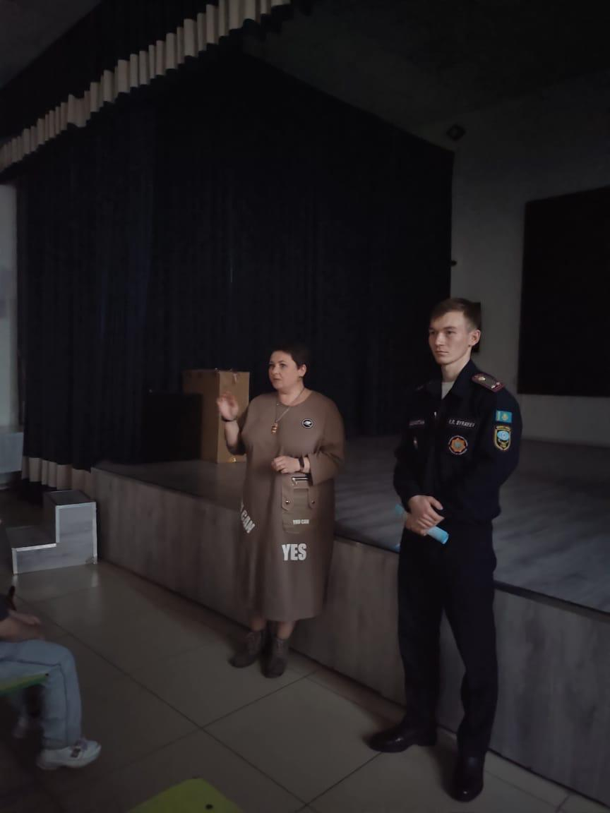 2025 жылдың 4 сәуірінде жалпы мектеп жиналысы өтті. Жиналыста білім бөлімінің әдіскері Терещенко Анна Викторовна, Шахтинск қаласының ТЖ қызметкері, азаматтық қорғау лейтенанты Сыраев Рустам Рашидович сөз сөйледі.