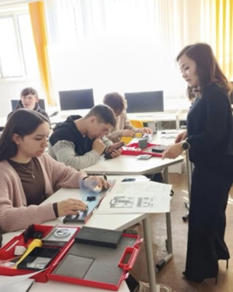 Сессия продолжается 30 апреля.