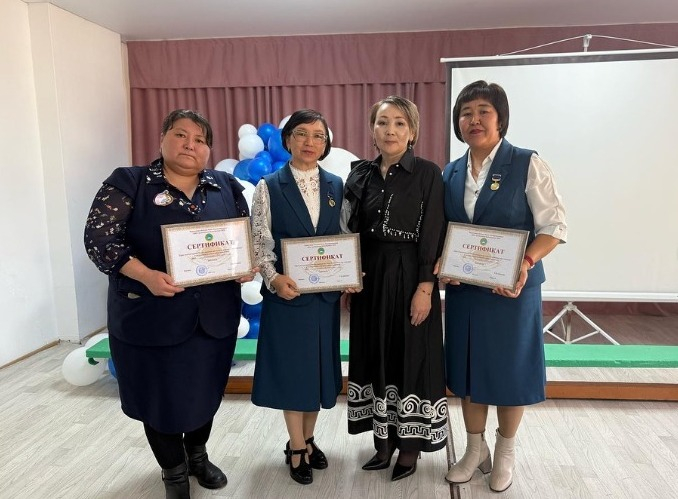 Ұстаздар семинар соңында сертификатпен марапатталды
