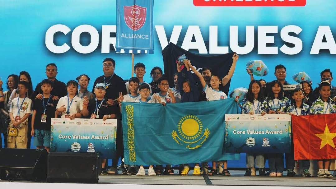 ????«Келешек мектептерінің» оқушылары Қытайда өткен халықаралық робототехника чемпионатында жеті жүлде иеленді