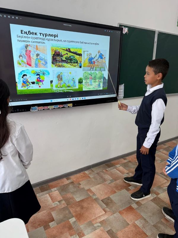 6 “Ә” сыныбында **”Еңбегі адал – жас өрен”** тақырыбында тәрбие сағаты өткізілді.