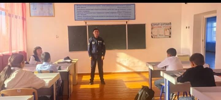 Ақмешіт ауылының учаскелік инспекторы Ш.О.Мадин  оқушылармен кездесу өткізді