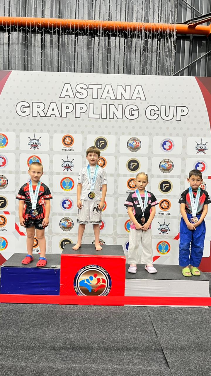 Ш Уәлиханов атындағы ҚМУ мектеп-гимназиясының 1 «Б» сынып оқушысы Корчева Марианна 15 және 16 қарашада Astana Grappling Cup ашық турниріне қатысып, Gi және No-Gi санаттары бойынша екі 3 орынды иеленді.