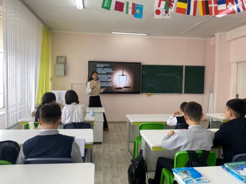 12 қаңтар күні 7 “Ә” сыныбында «Заңды құрметтеу — жауапкершілікті арттыру» тақырыбында сынып сағаты өткізілді.