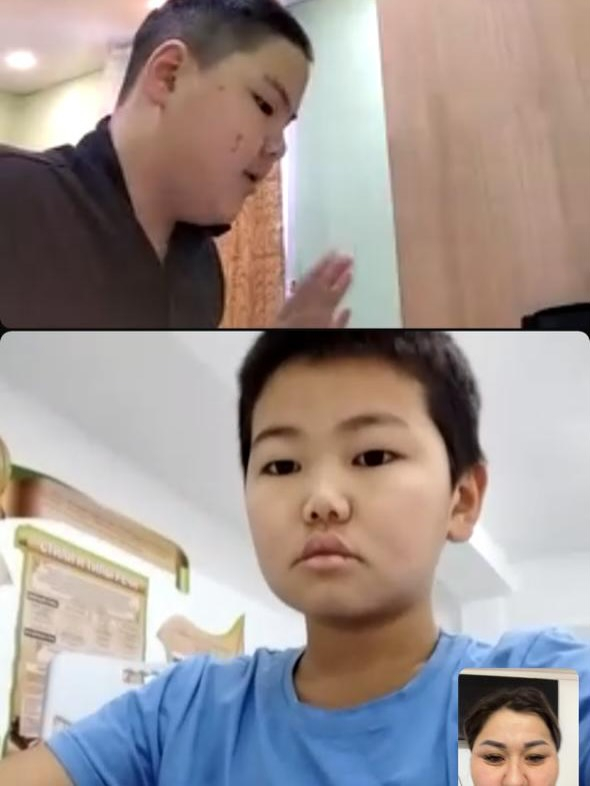 Занятия проходят через онлайн-площадки в соответствии с фиксированным графиком.