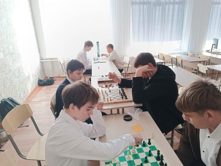 Турнир по шахматам посвящённый недели математической грамотности.