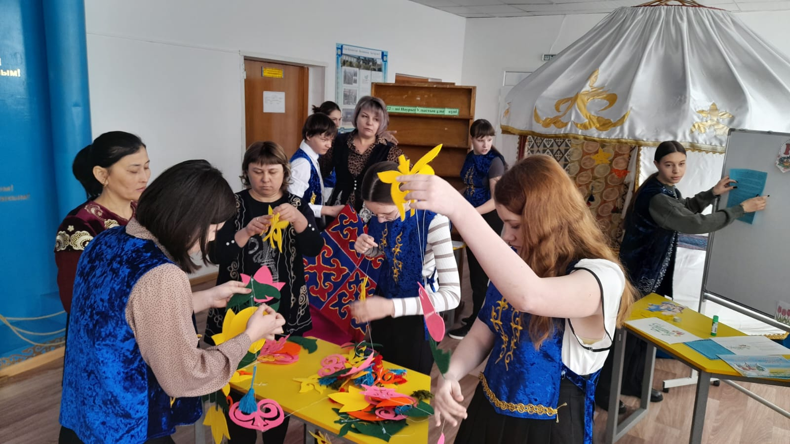 Праздничное оформление в школе.