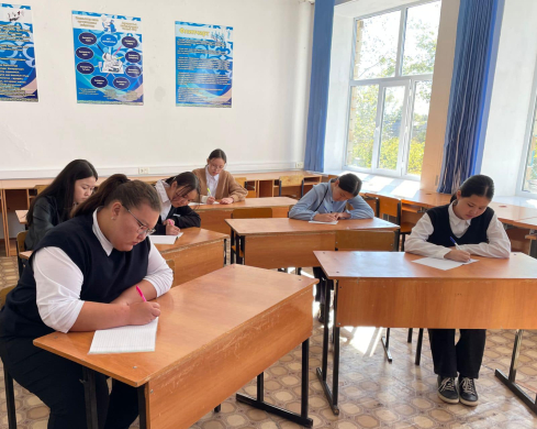 Жоғары сынып оқушылары 